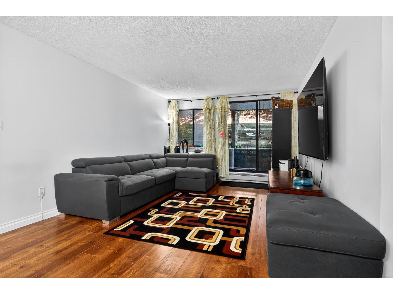 G08 10698 151a Street, Surrey, British Columbia  V3R 8T5 - Photo 3 - R3114545