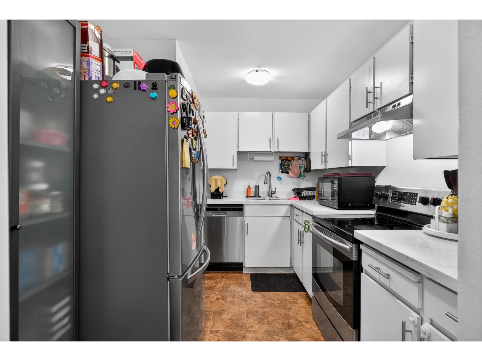 G08 10698 151a Street, Surrey, British Columbia  V3R 8T5 - Photo 8 - R3114545