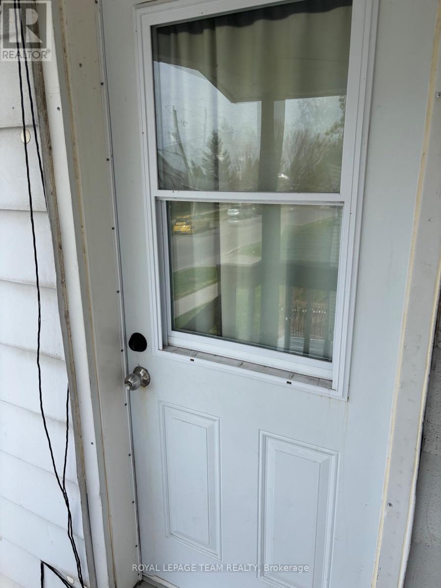 300 St Felix Street, Cornwall, Ontario  K6H 5A6 - Photo 4 - X13031980