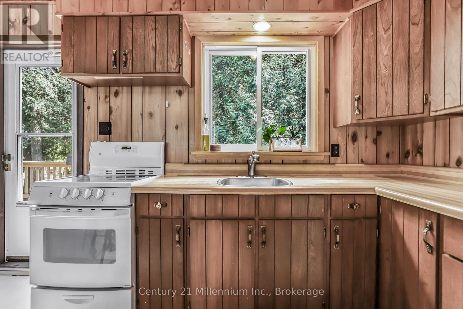 24 Miramichi Bay Road, Saugeen Shores, Ontario  N0H 2C6 - Photo 13 - X12838164