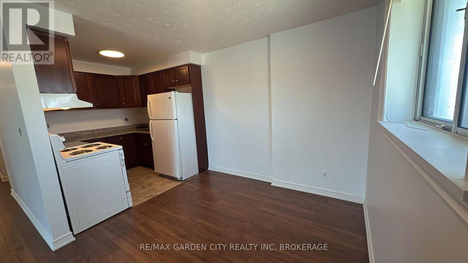 301 - 210 Pelham Road, St. Catharines, Ontario  L2S 1W9 - Photo 12 - X13031962