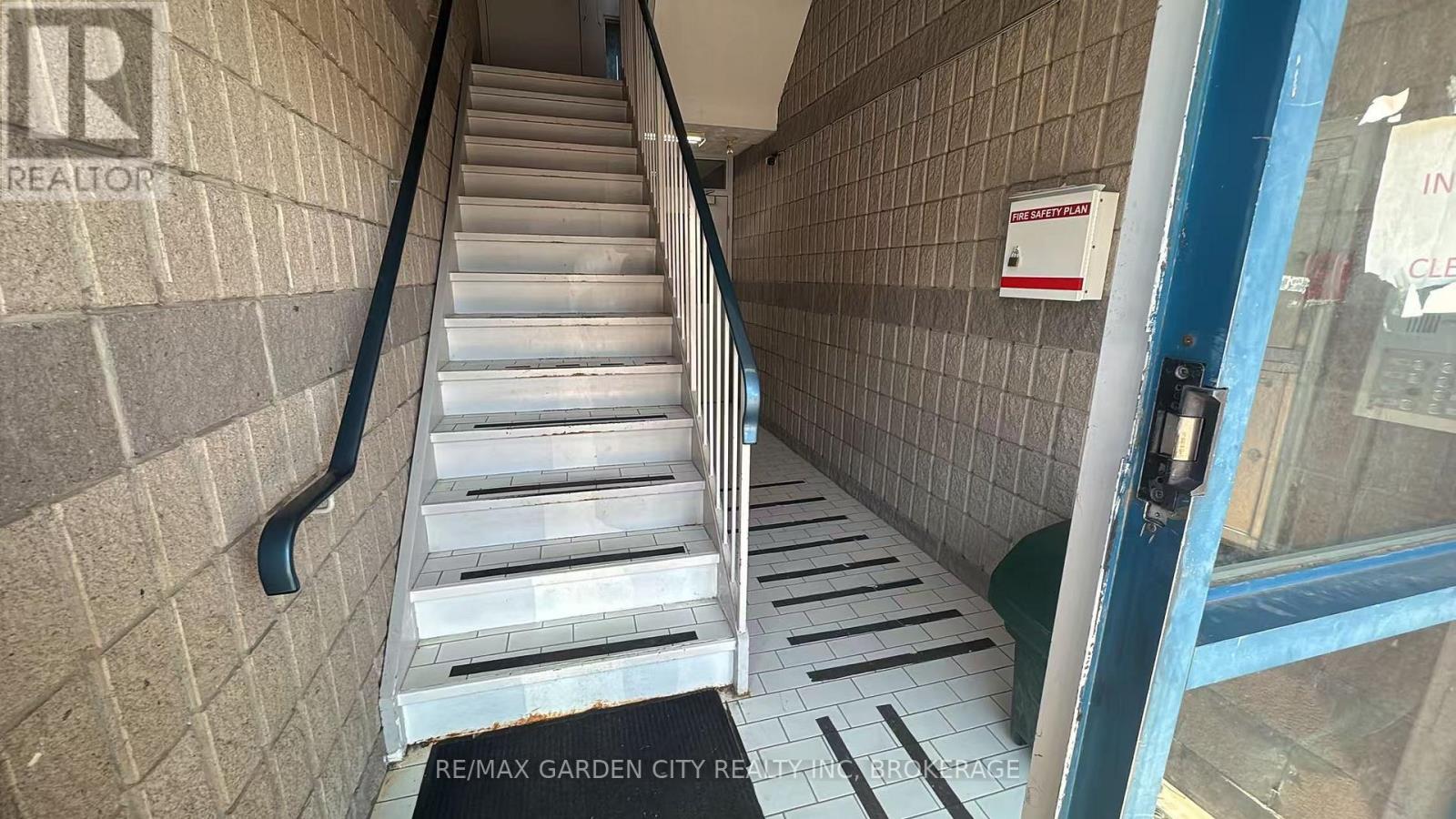 301 - 210 Pelham Road, St. Catharines, Ontario  L2S 1W9 - Photo 5 - X13031962