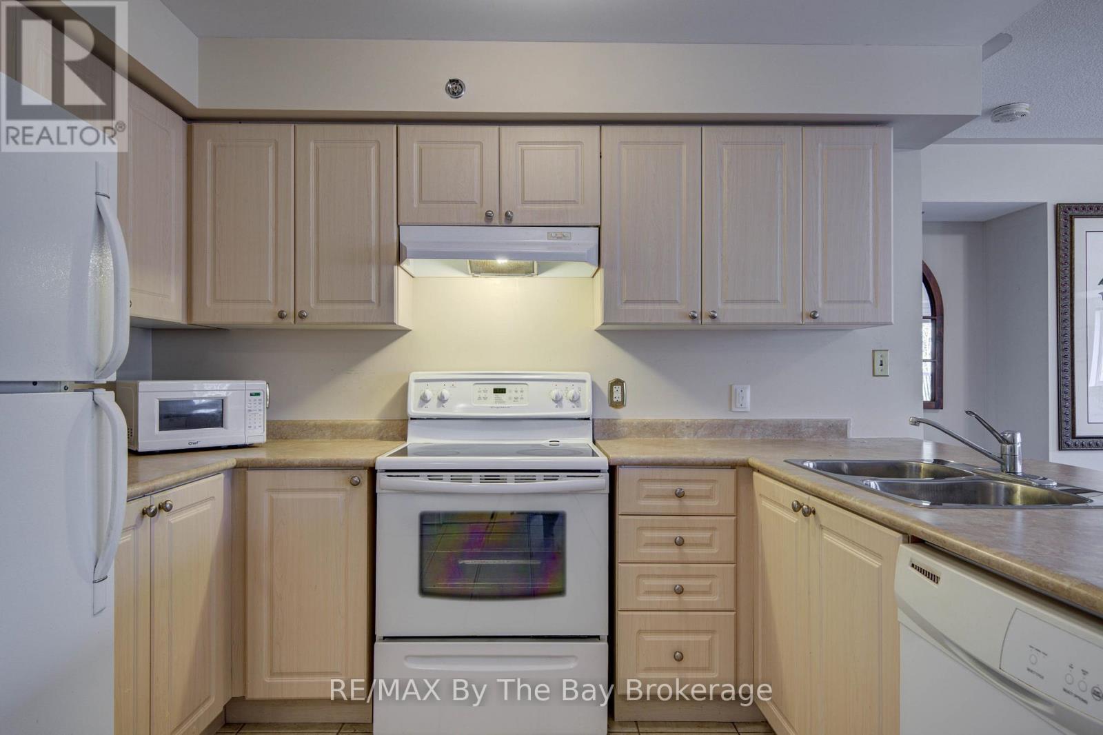 202 - 16 Westbury Road, Wasaga Beach, Ontario  L9Z 0B8 - Photo 13 - S13031762