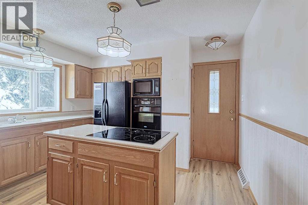 444 Woodland Crescent Se, Calgary, Alberta  T2J 1J9 - Photo 13 - A2293176