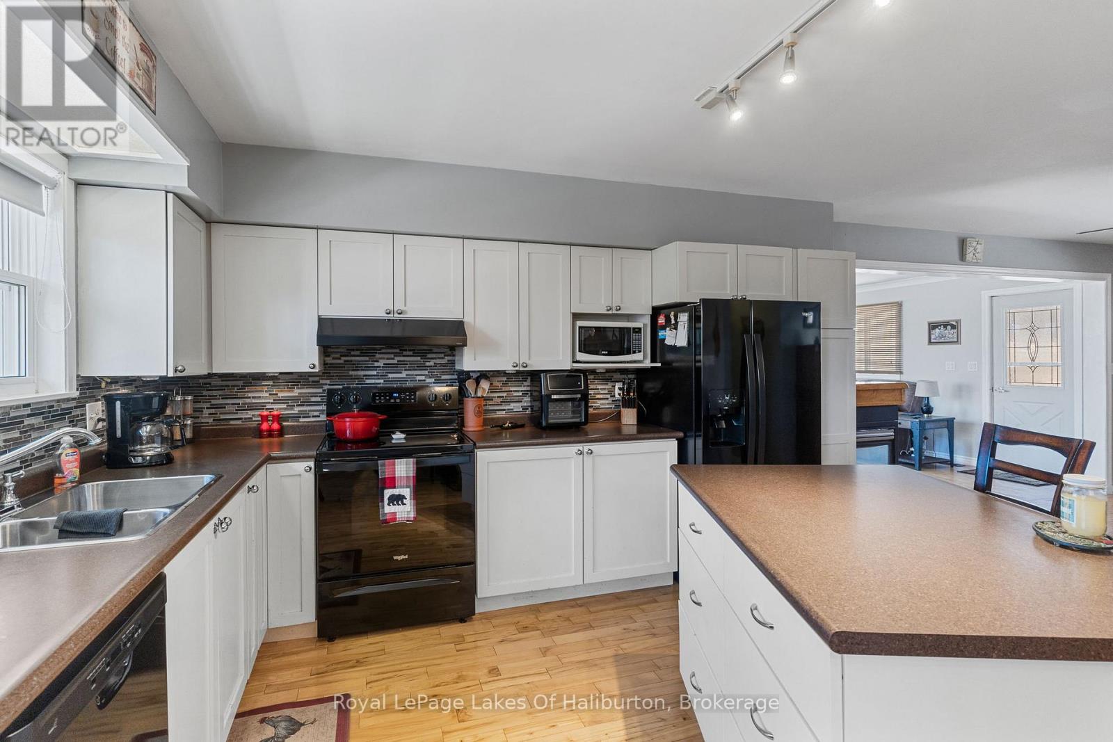 1096 Chelsea Lane, Algonquin Highlands, Ontario  K0M 1S0 - Photo 17 - X13031760