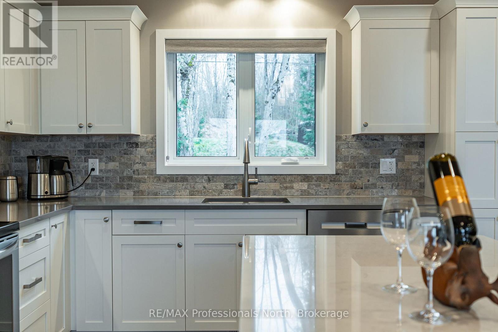 5997 Kennisis Lake Road, Dysart Et Al, Ontario  K0M 1S0 - Photo 12 - X13031830