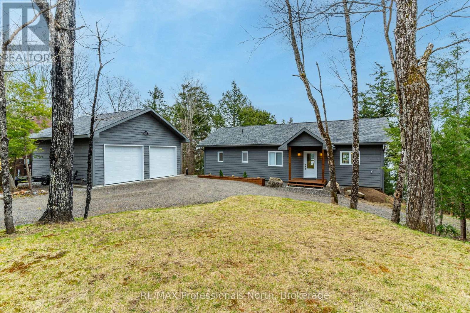 5997 Kennisis Lake Road, Dysart Et Al, Ontario  K0M 1S0 - Photo 2 - X13031830