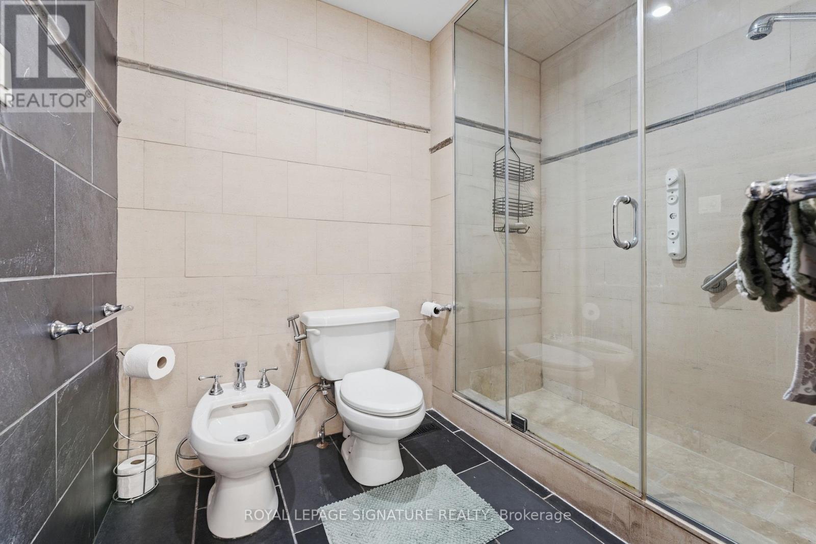 6 Crimson Millway, Toronto, Ontario  M2L 1T6 - Photo 19 - C13028944