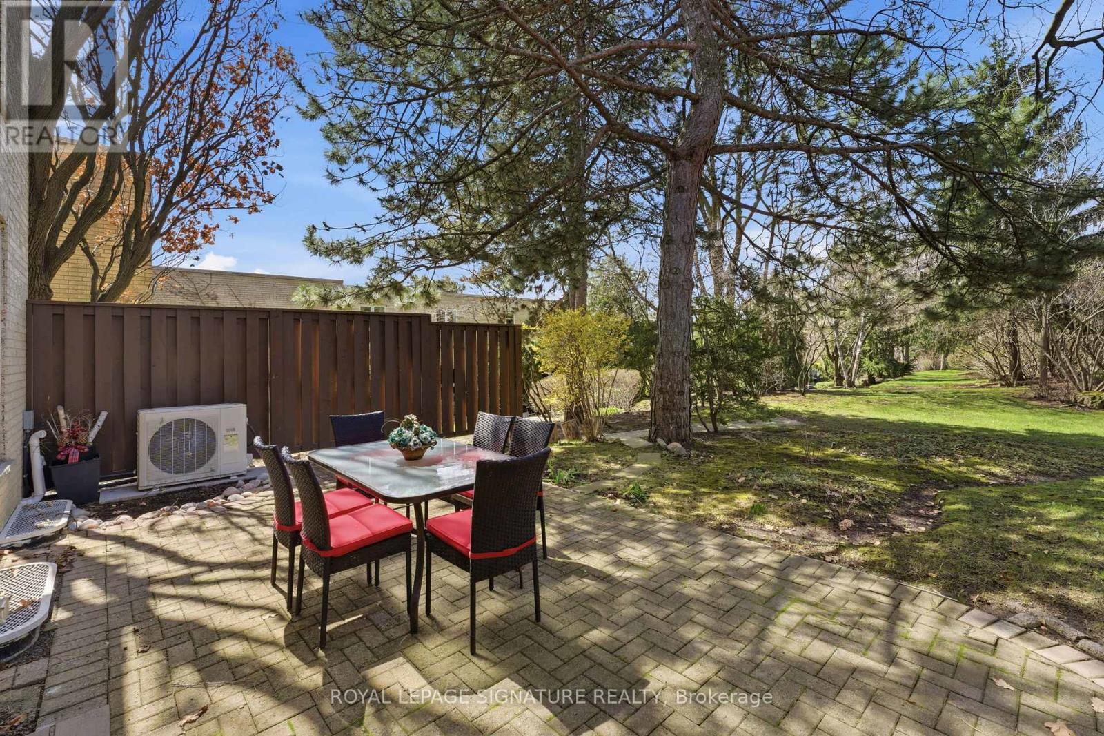 6 Crimson Millway, Toronto, Ontario  M2L 1T6 - Photo 2 - C13028944