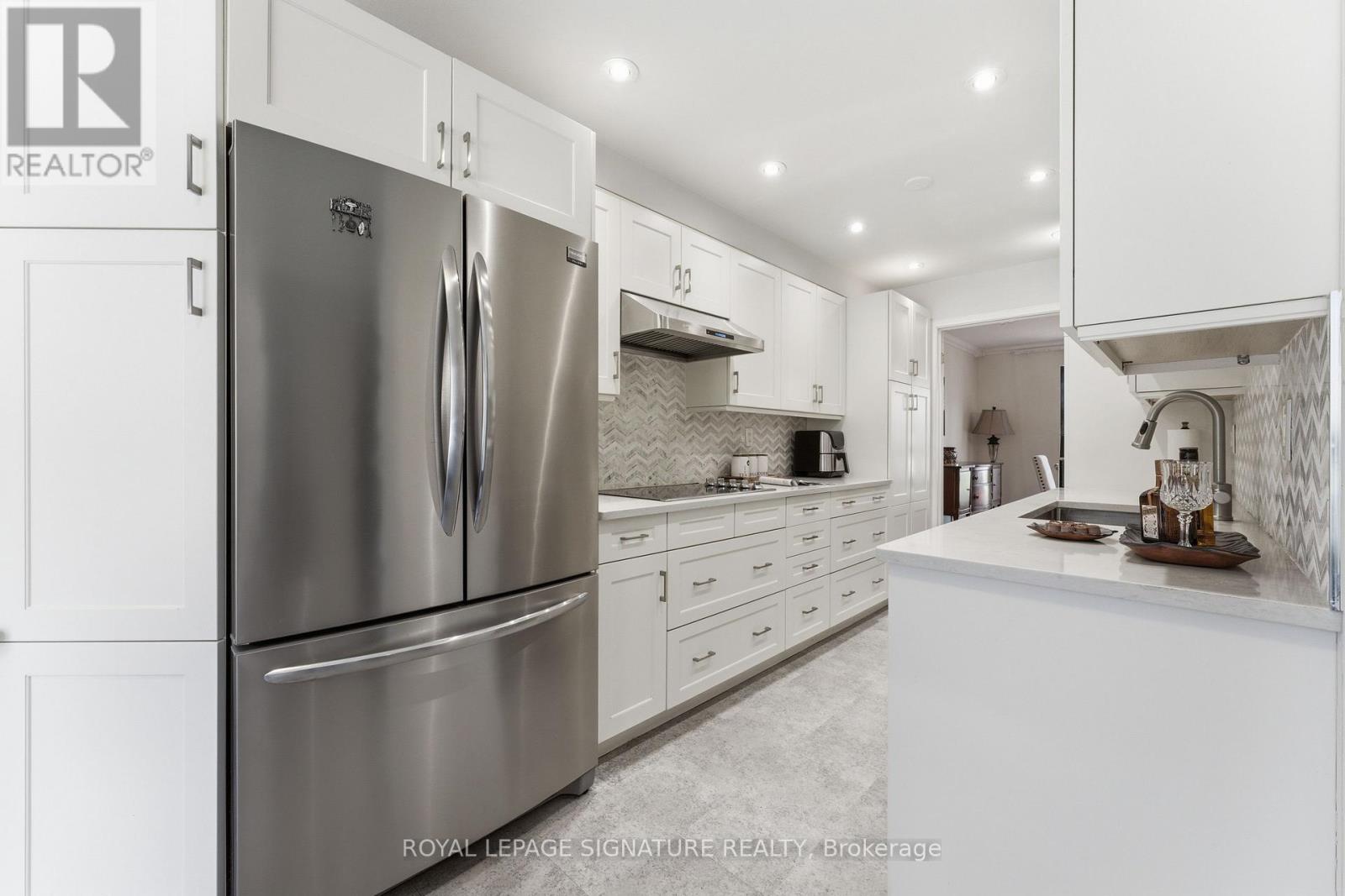 6 Crimson Millway, Toronto, Ontario  M2L 1T6 - Photo 9 - C13028944