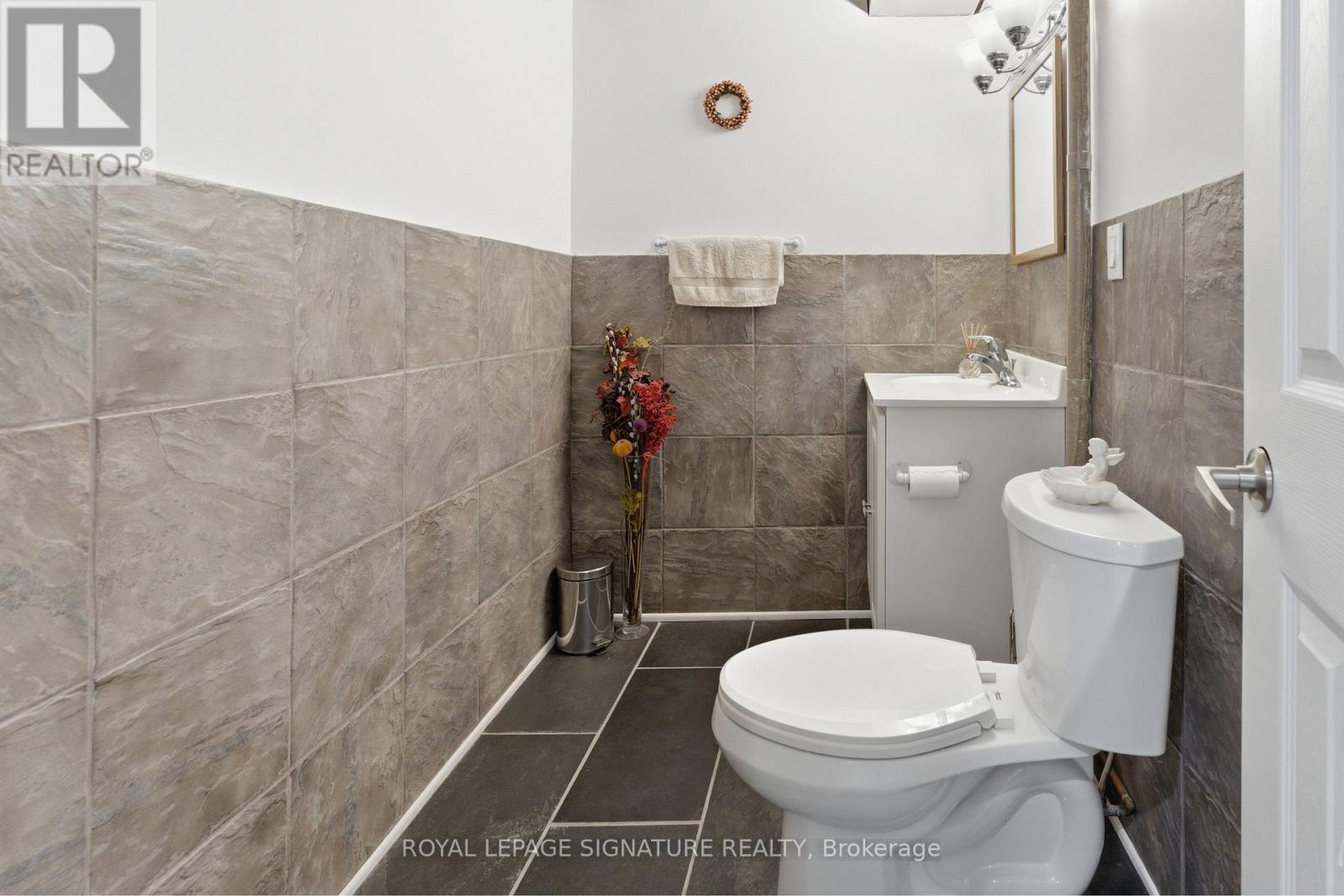 6 Crimson Millway, Toronto, Ontario  M2L 1T6 - Photo 29 - C13028944