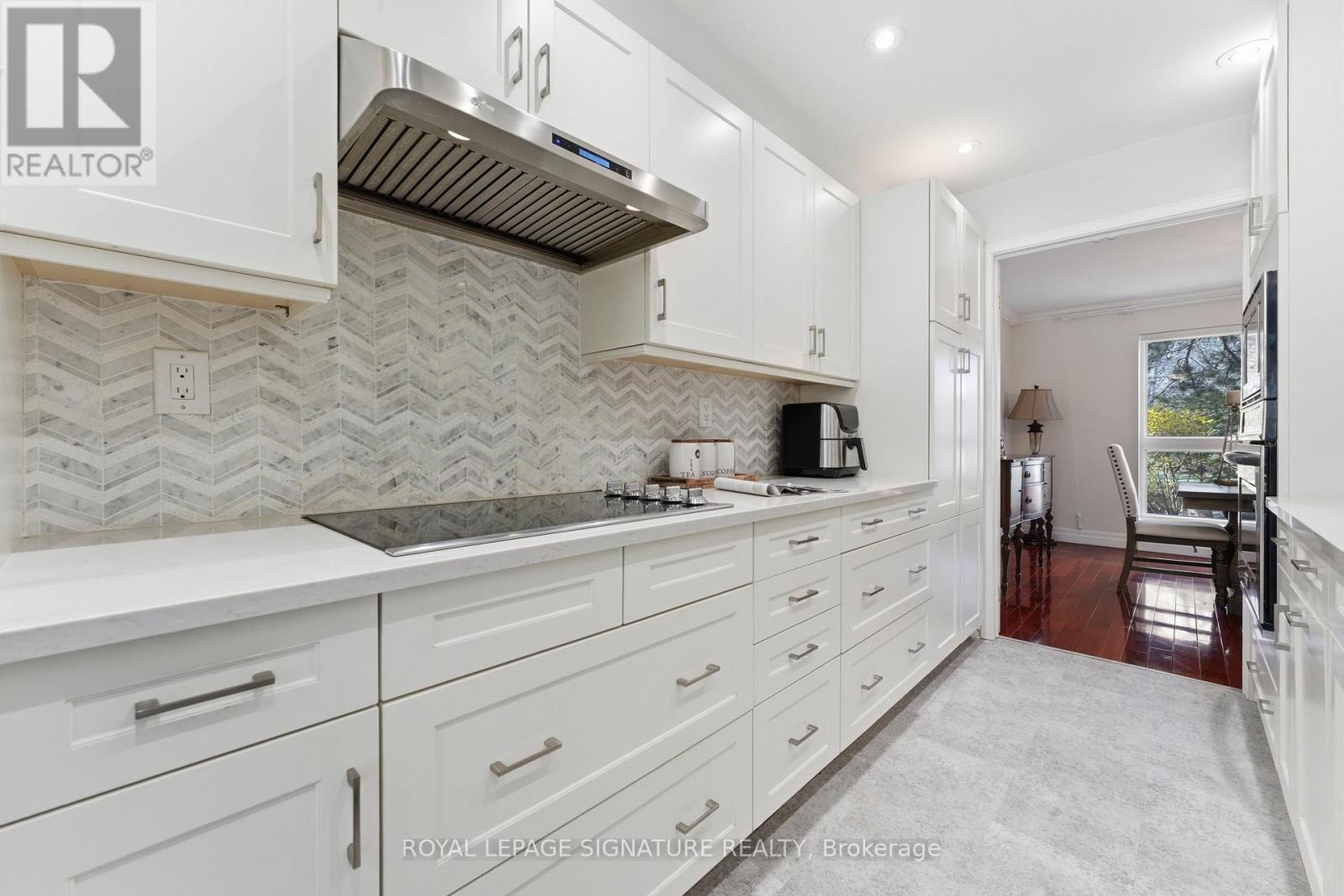 6 Crimson Millway, Toronto, Ontario  M2L 1T6 - Photo 8 - C13028944