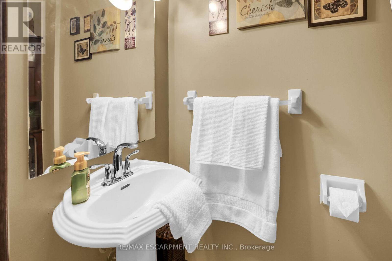 5001 Hillside Drive, Lincoln, Ontario  L3J 0L1 - Photo 15 - X12059898