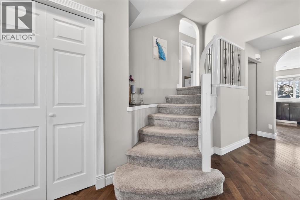 1027 75 Avenue SW, Calgary, Alberta  T2V 0S7 - Photo 4 - A2298788