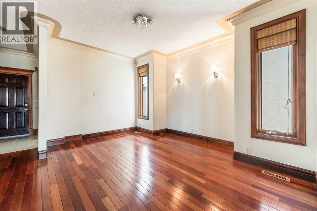 8 Coulee Park SW, Calgary, Alberta  T3H 5J5 - Photo 10 - A2299481