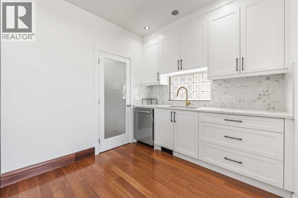 8 Coulee Park SW, Calgary, Alberta  T3H 5J5 - Photo 15 - A2299481