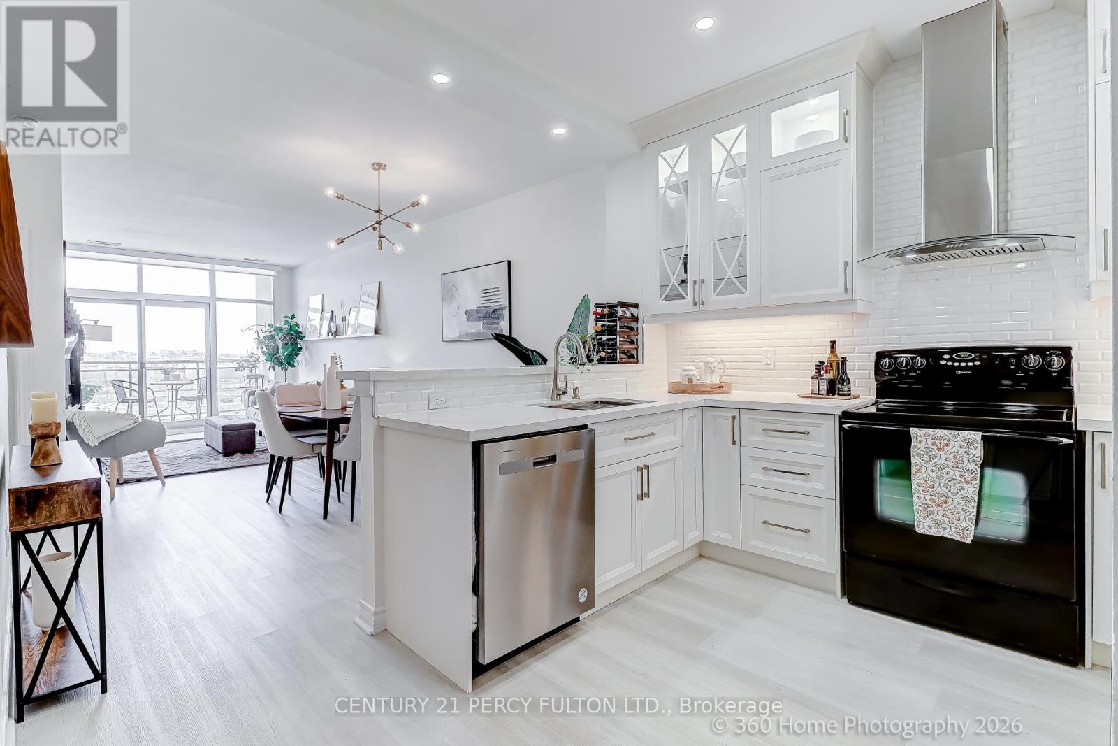 604 - 1 Leaside Park Drive, Toronto, Ontario  M4H 1R1 - Photo 2 - C13031816