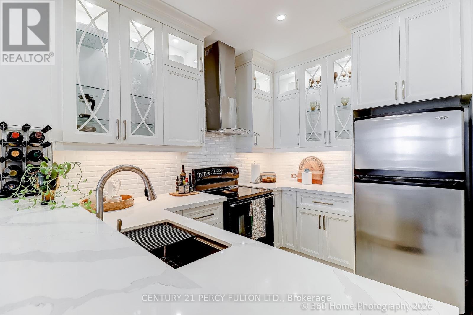 604 - 1 Leaside Park Drive, Toronto, Ontario  M4H 1R1 - Photo 3 - C13031816