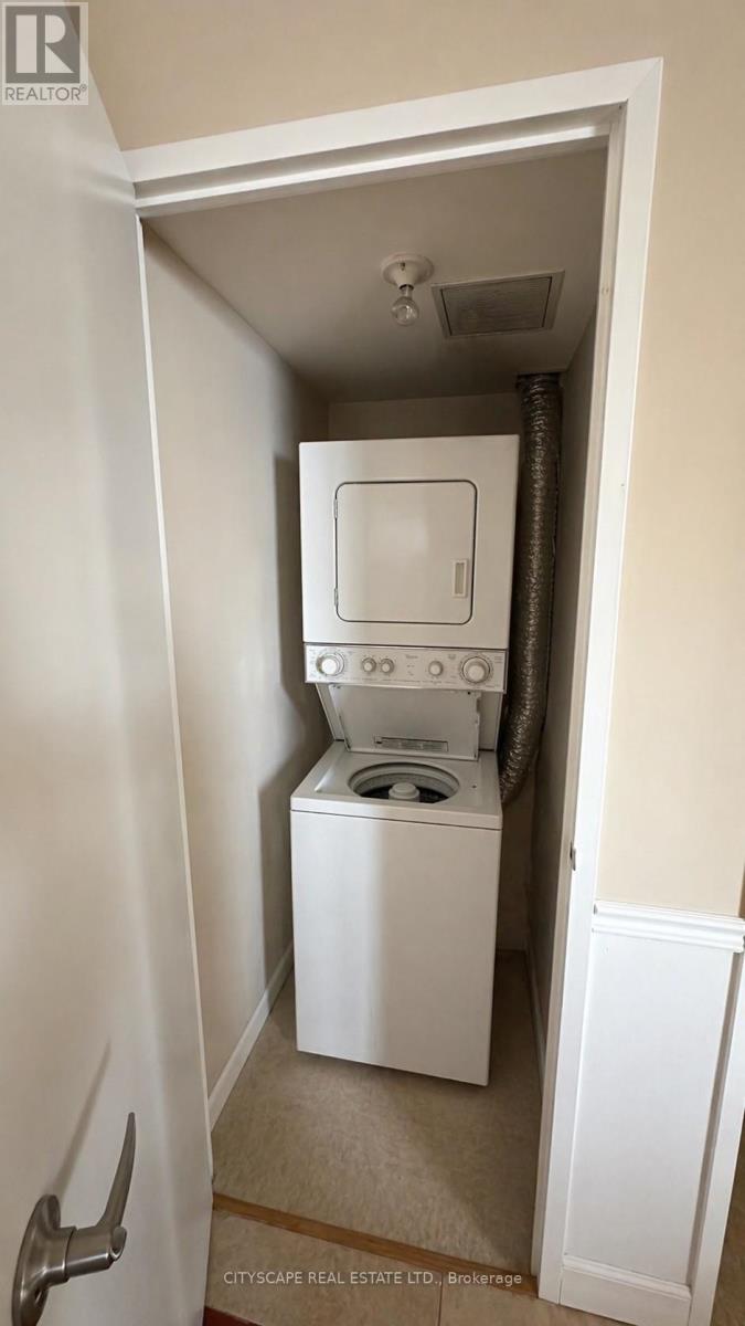 2011 - 633 Bay Street, Toronto, Ontario  M5G 2G4 - Photo 5 - C13031844