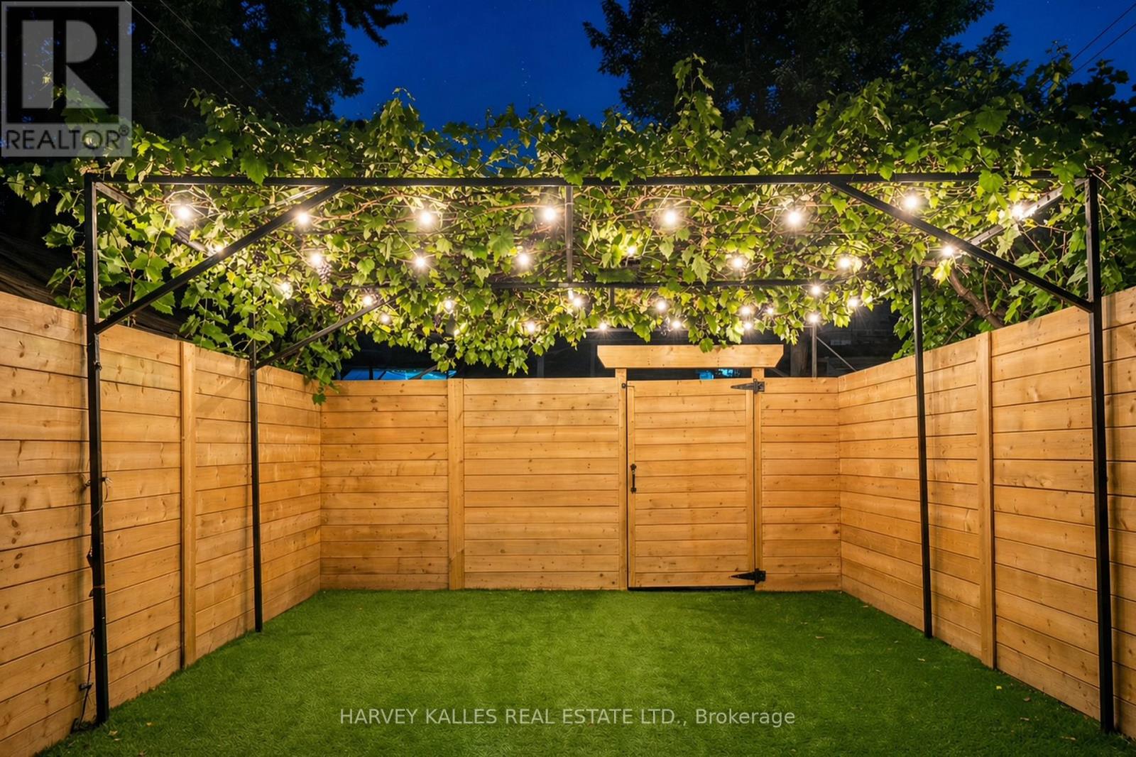 164 Albany Avenue, Toronto, Ontario  M5R 3C6 - Photo 22 - C13031976