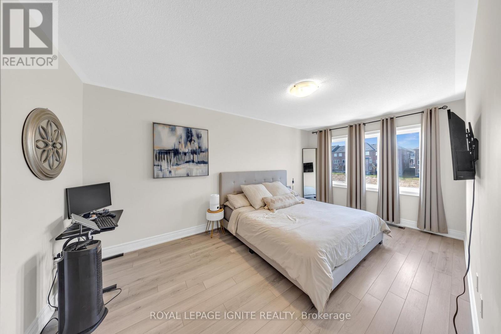 1030 Skybridge Boulevard, Pickering, Ontario  L1X 0G5 - Photo 10 - E13031780