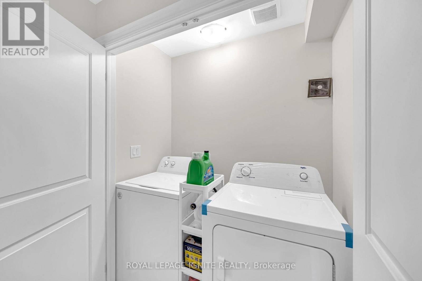 1030 Skybridge Boulevard, Pickering, Ontario  L1X 0G5 - Photo 15 - E13031780