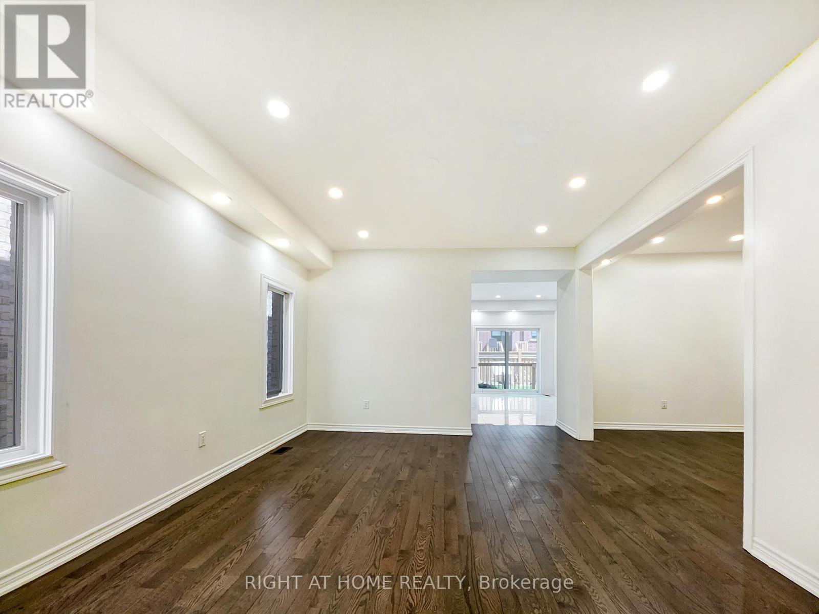 219 Fleetwood Drive, Oshawa, Ontario  L1K 3E7 - Photo 3 - E13031806