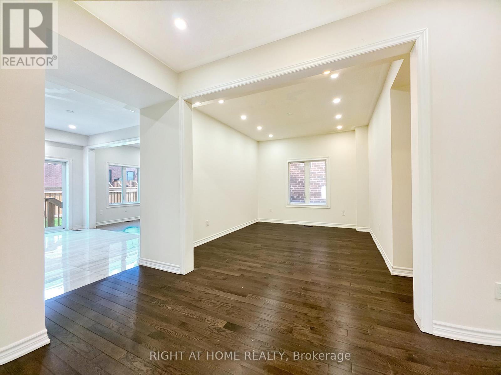 219 Fleetwood Drive, Oshawa, Ontario  L1K 3E7 - Photo 5 - E13031806