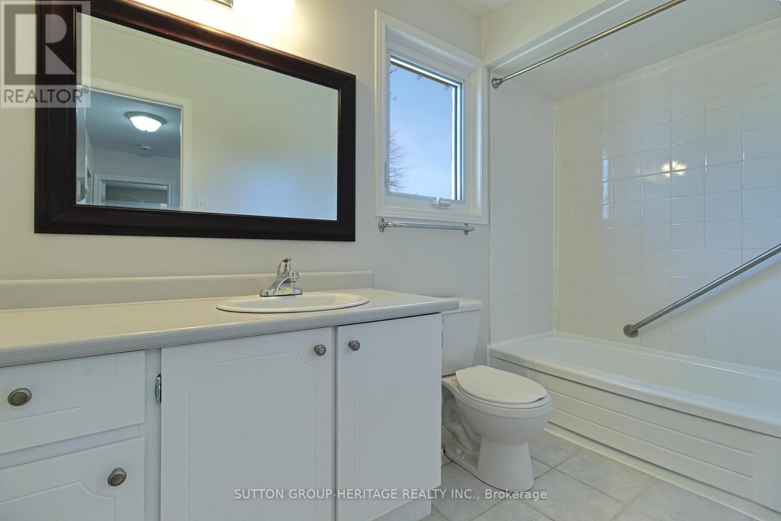 159 Melissa Crescent, Whitby, Ontario  L1N 8G6 - Photo 13 - E13031808