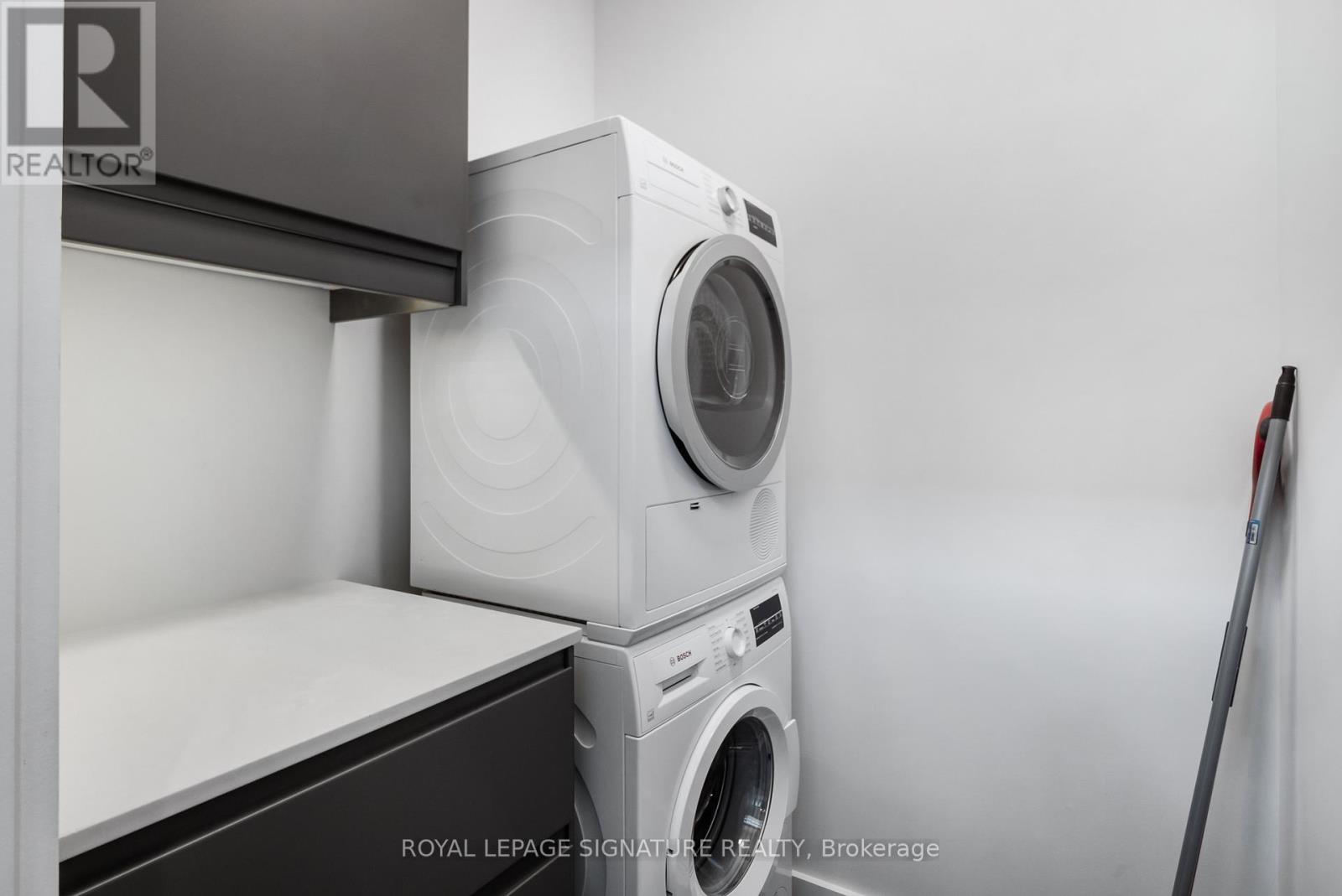 Laneway Suite - 54 Dewhurst Boulevard, Toronto, Ontario  M4J 3H9 - Photo 11 - E13031834