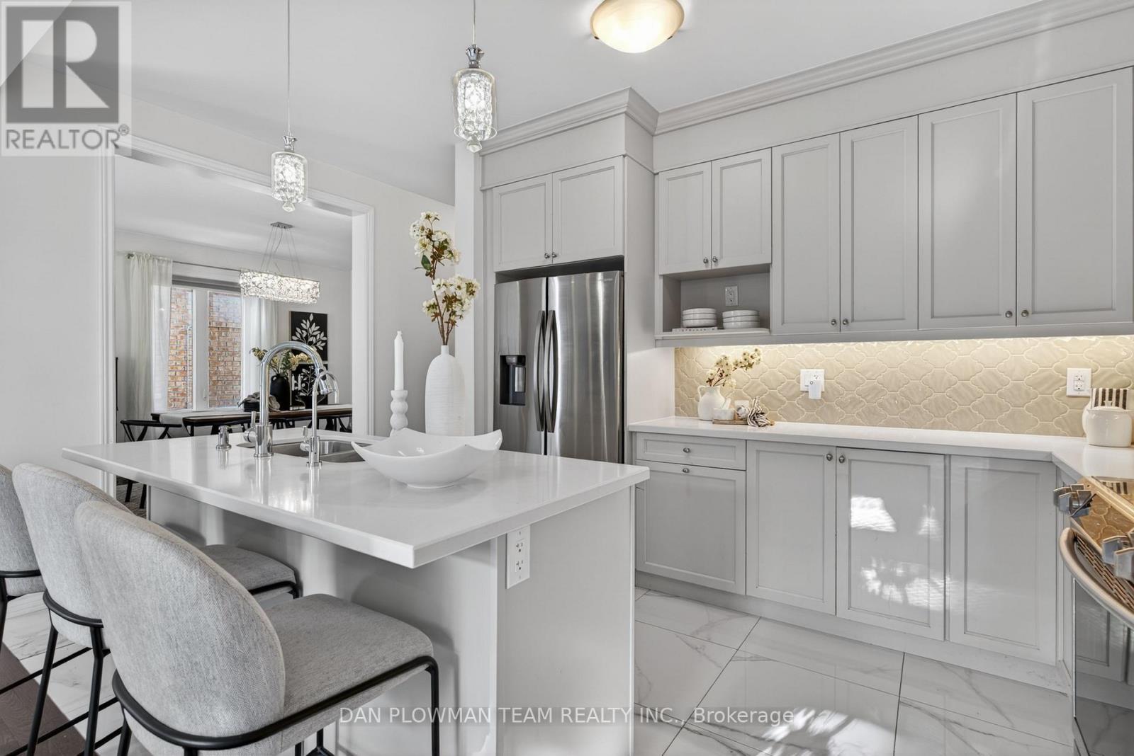 60 Bremner Street, Whitby, Ontario  L1R 0P8 - Photo 11 - E13031836