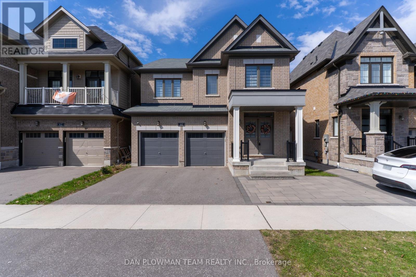 60 Bremner Street, Whitby, Ontario  L1R 0P8 - Photo 3 - E13031836