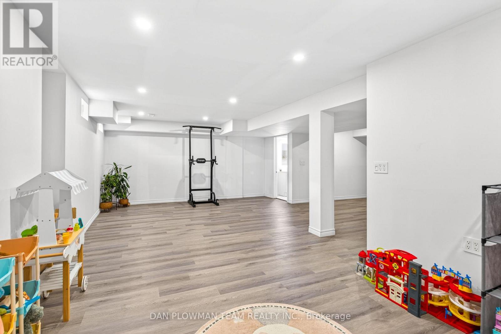 60 Bremner Street, Whitby, Ontario  L1R 0P8 - Photo 38 - E13031836