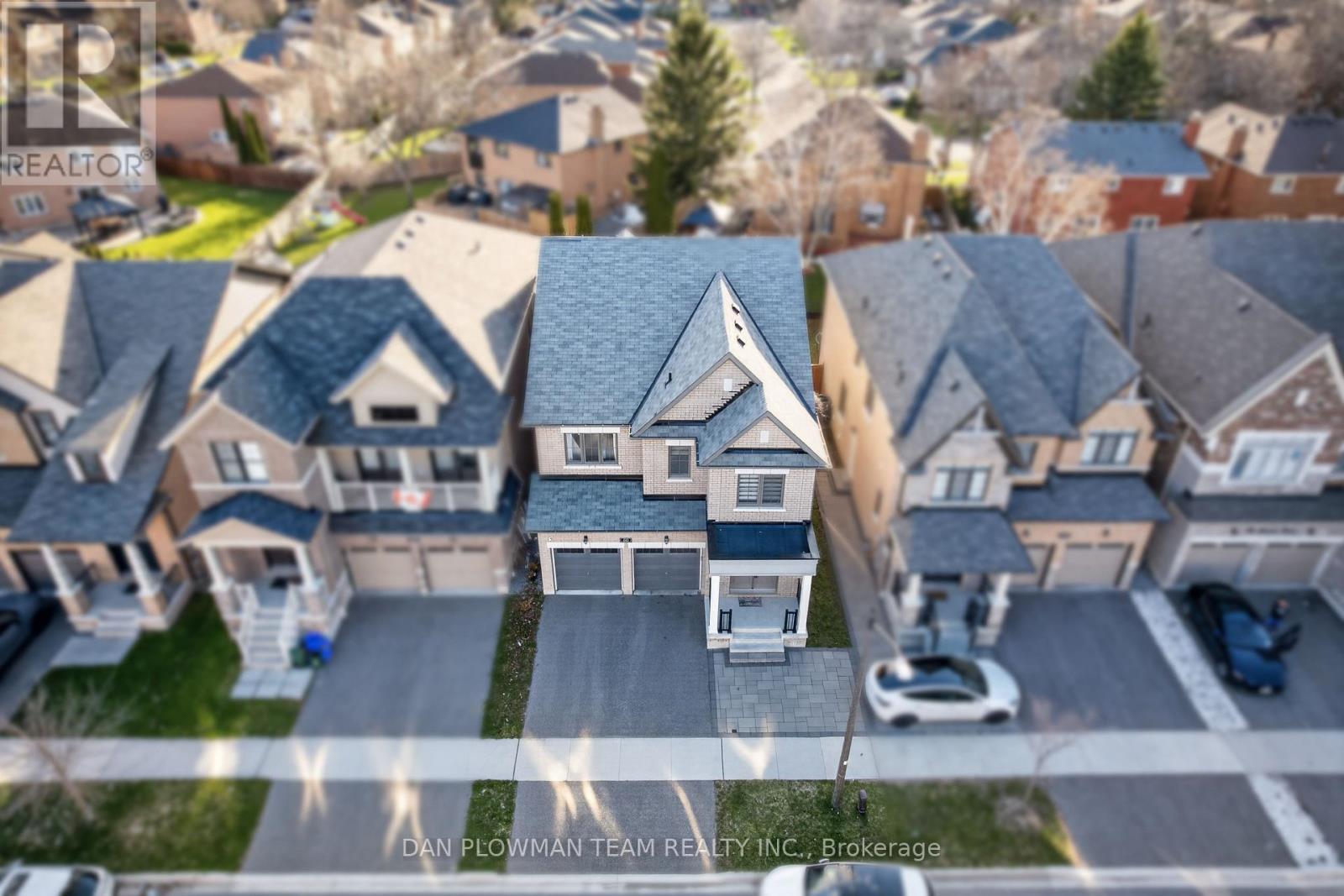 60 Bremner Street, Whitby, Ontario  L1R 0P8 - Photo 5 - E13031836