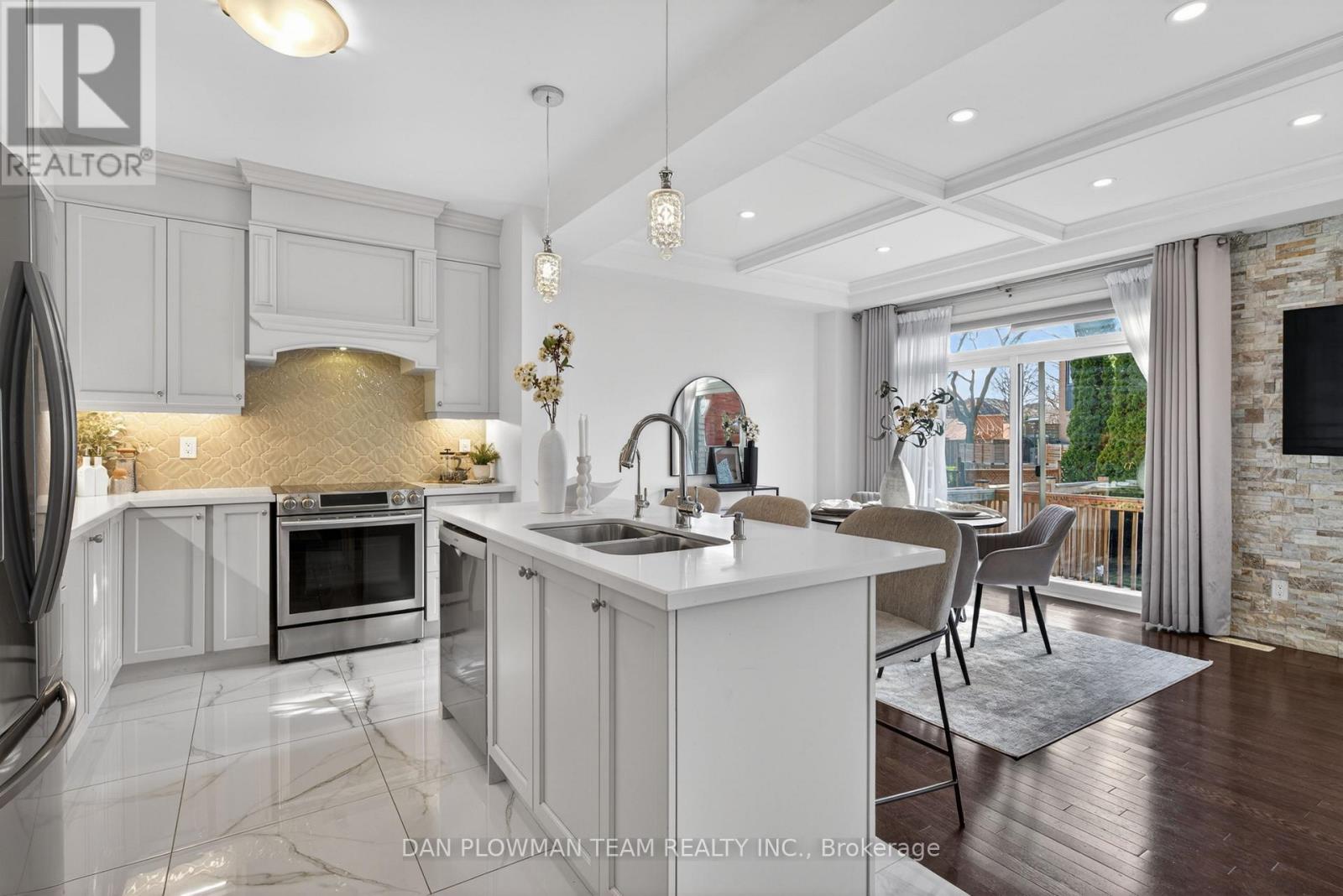 60 Bremner Street, Whitby, Ontario  L1R 0P8 - Photo 9 - E13031836