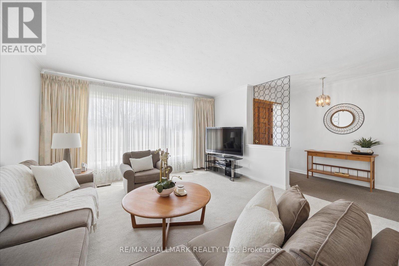 63 Montvale Drive, Toronto, Ontario  M1M 3E5 - Photo 6 - E13031928