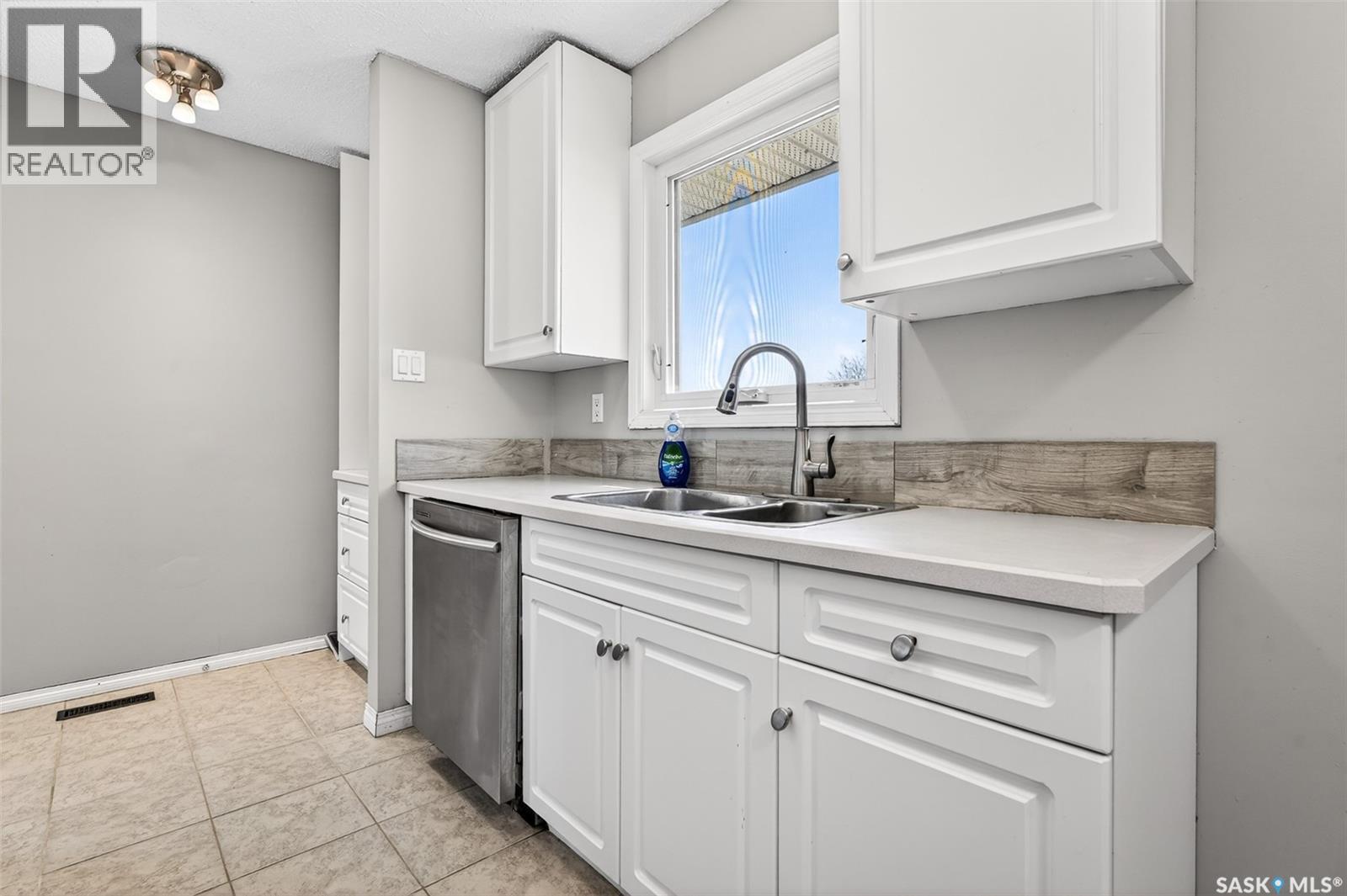 1312 Stadacona Street W, Moose Jaw, Saskatchewan  S6H 6M9 - Photo 12 - SK033656