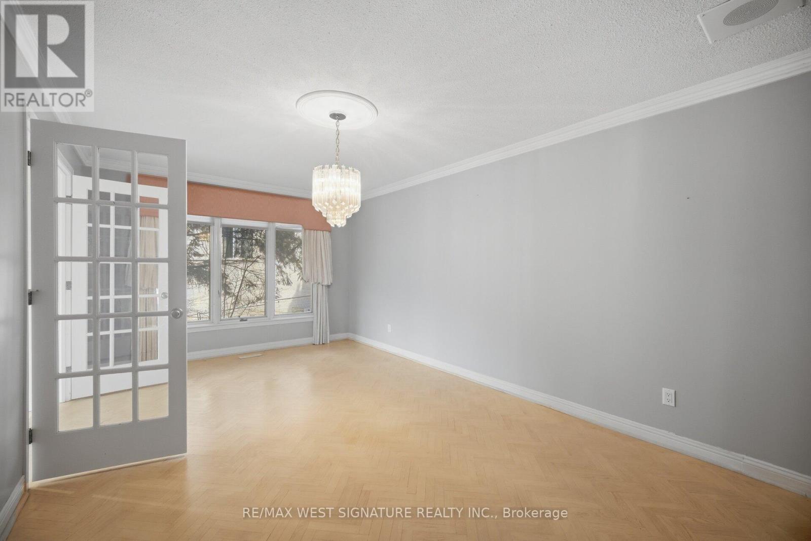 126 Curtis Crescent, King, Ontario  L7B 1C2 - Photo 9 - N13031986