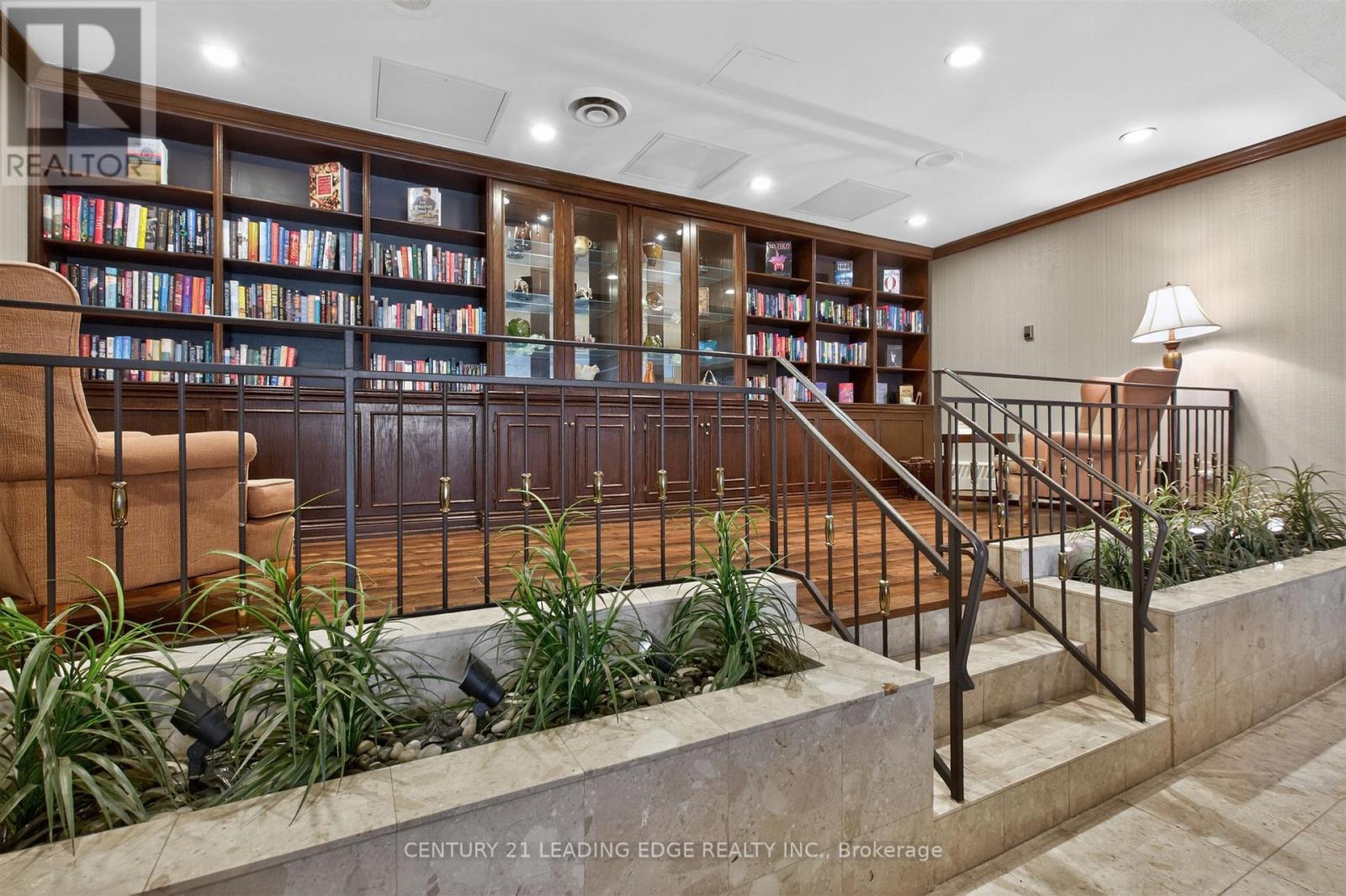 1011 - 33 Weldrick Road E, Richmond Hill, Ontario  L4C 8W4 - Photo 4 - N13032022