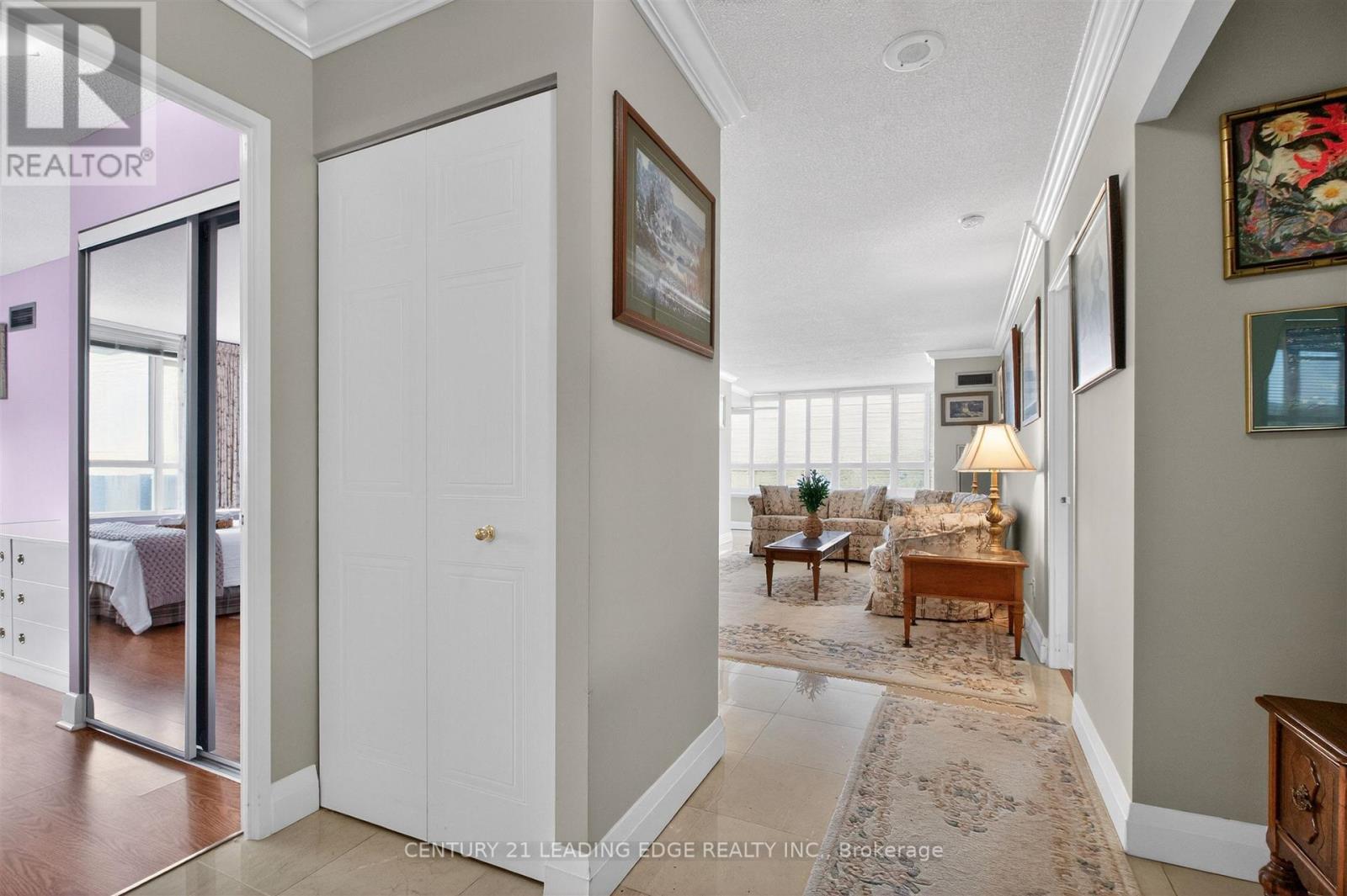 1011 - 33 Weldrick Road E, Richmond Hill, Ontario  L4C 8W4 - Photo 5 - N13032022