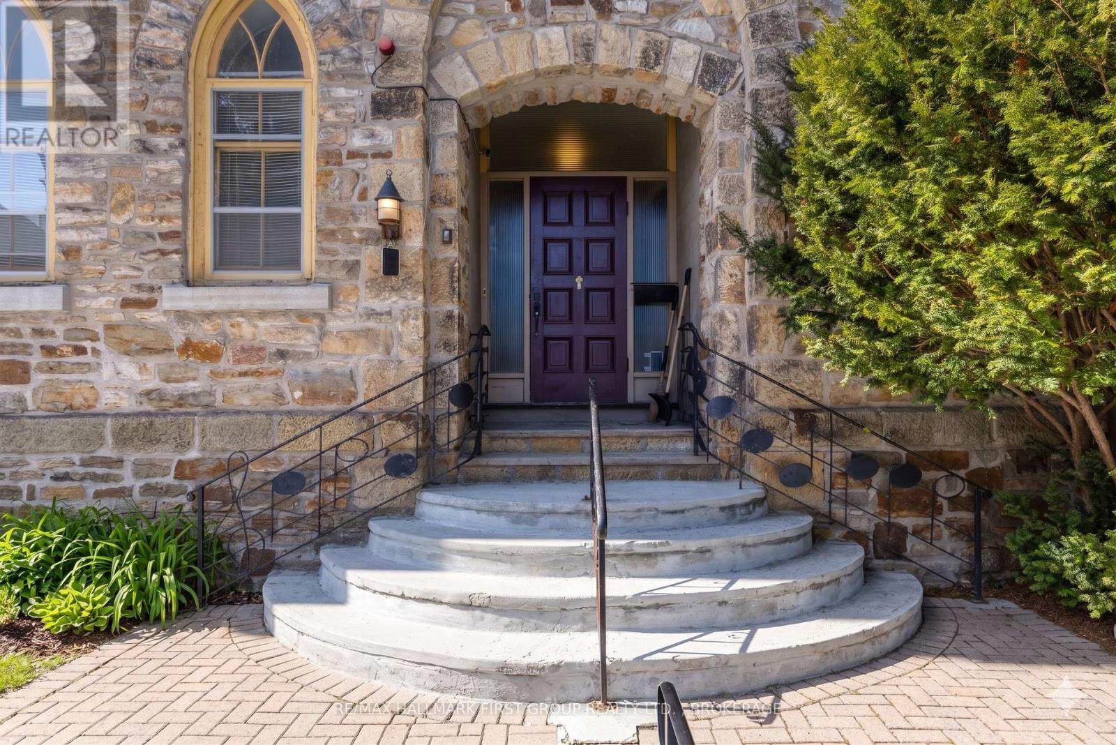 175 Stone Street S, Gananoque, Ontario  K7G 2A2 - Photo 9 - X12876734