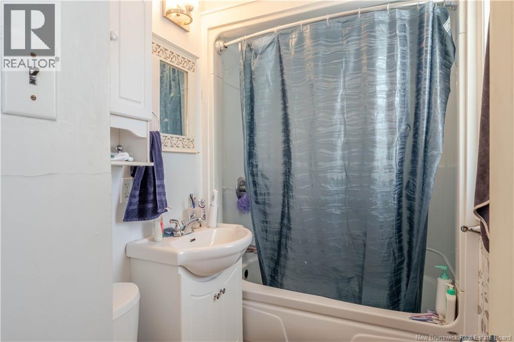 683 Hanson Street, Fredericton, New Brunswick  E3B 4A1 - Photo 7 - NB137741