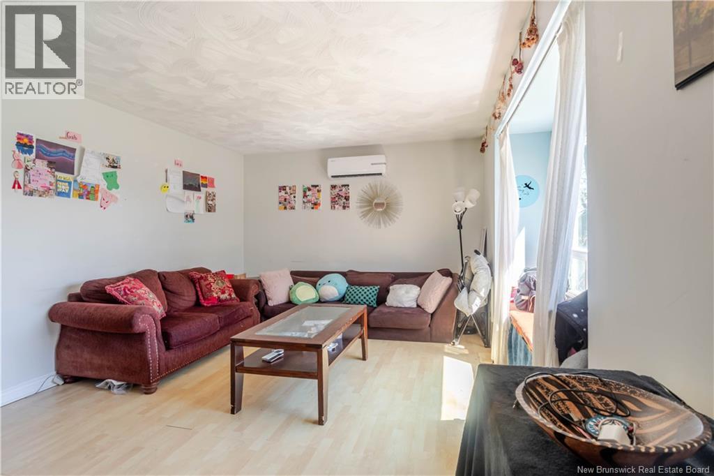 683 Hanson Street, Fredericton, New Brunswick  E3B 4A1 - Photo 2 - NB137741
