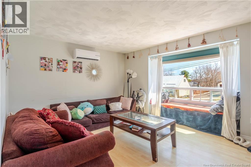 683 Hanson Street, Fredericton, New Brunswick  E3B 4A1 - Photo 3 - NB137741