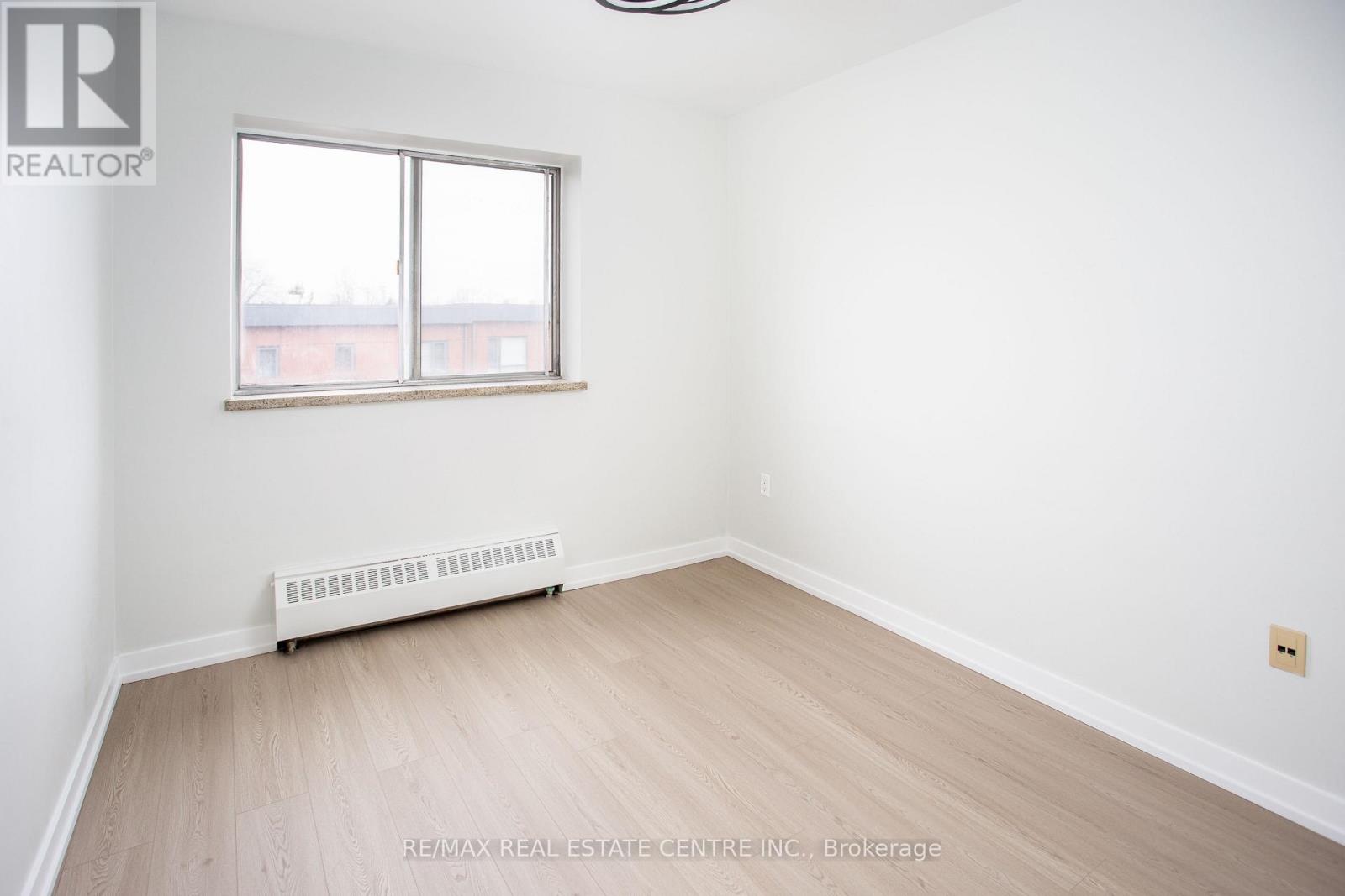 406 - 371 Lakeshore Road W, Mississauga, Ontario  L5H 1H4 - Photo 10 - W13031744