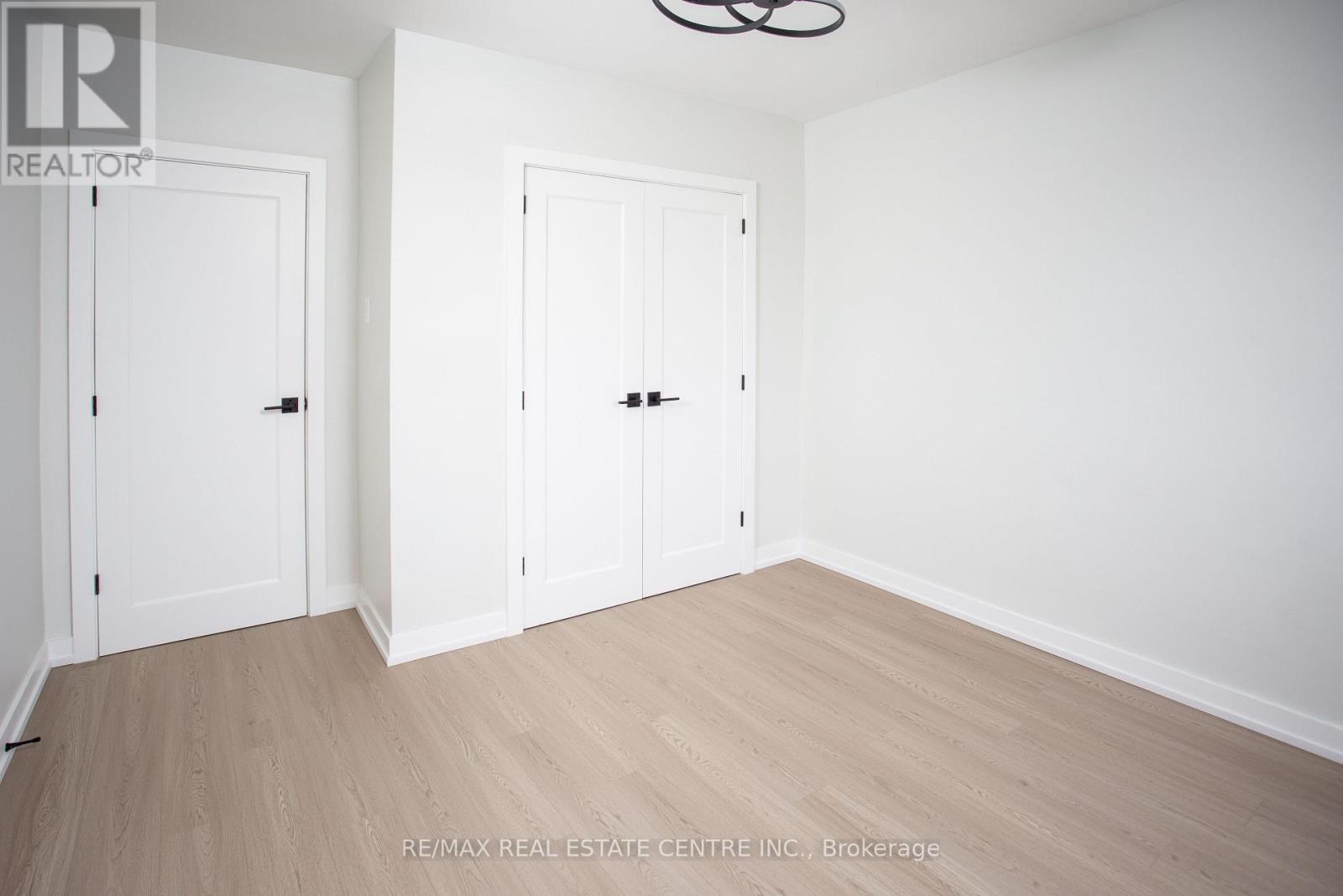 406 - 371 Lakeshore Road W, Mississauga, Ontario  L5H 1H4 - Photo 11 - W13031744