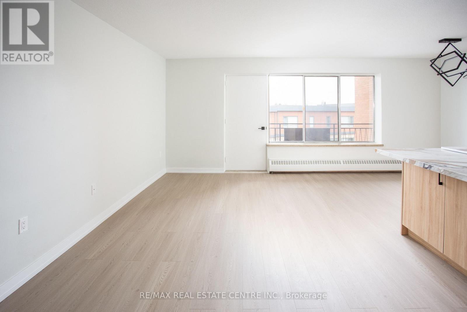 406 - 371 Lakeshore Road W, Mississauga, Ontario  L5H 1H4 - Photo 5 - W13031744