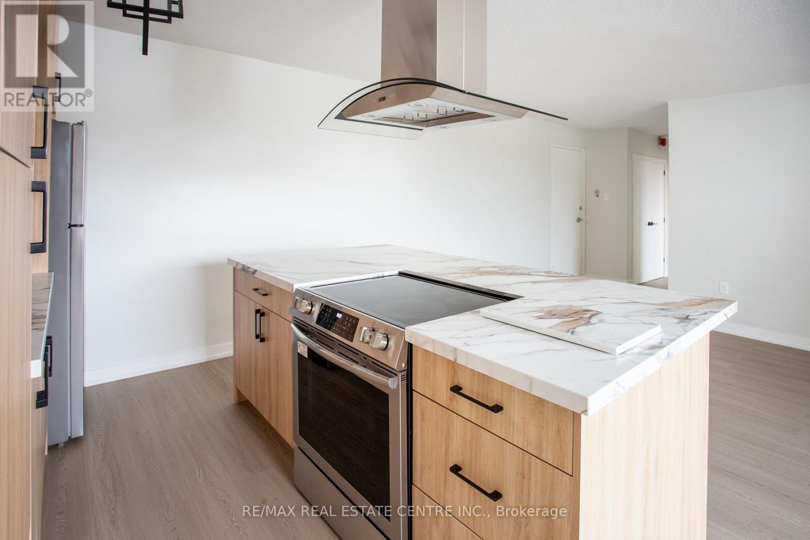 406 - 371 Lakeshore Road W, Mississauga, Ontario  L5H 1H4 - Photo 7 - W13031744