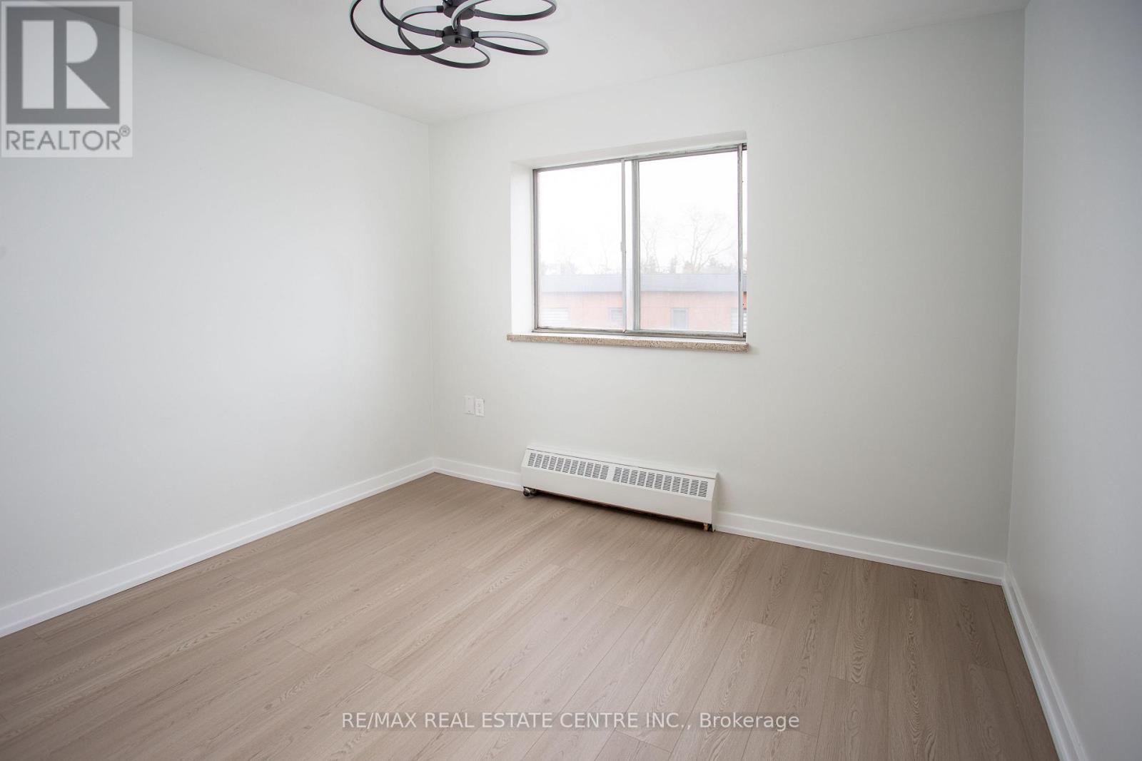 406 - 371 Lakeshore Road W, Mississauga, Ontario  L5H 1H4 - Photo 8 - W13031744
