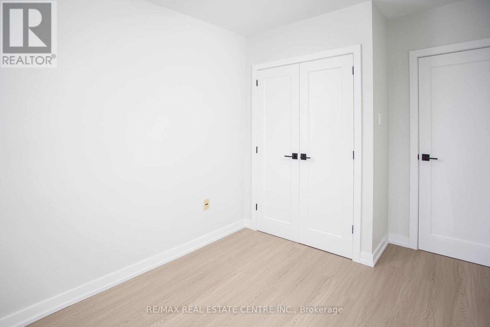 406 - 371 Lakeshore Road W, Mississauga, Ontario  L5H 1H4 - Photo 9 - W13031744